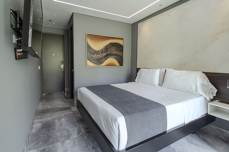 duke-suite-room-205-bedroom-view